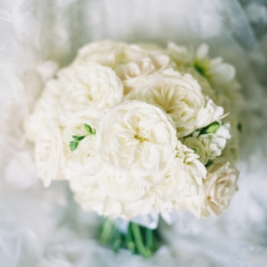 october wedding bridal bouquet in neutral tones of ivory white beige and blush made of hydrangeas, dahlias, garden roses