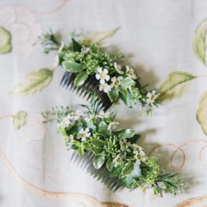 delicate floral hair combs for the bridesmaids at september wedding florals in new orleans by kim starr wise event florist