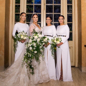 elegant wedding florals for january wedding in new orleans louisiana event florals by kim starr wise created long cascading bridal bouquet and bridesmaid bouquets of cascading greens and white flowers