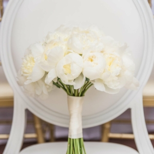 new-orleans-southern-plantation-wedding-floral-arrangements-kim-starr-wise-040117-bridal-bouquet