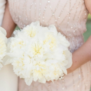 new-orleans-southern-plantation-wedding-floral-arrangements-kim-starr-wise-040117-bridesmaids-bouquet