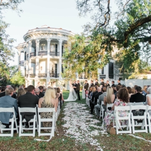 new-orleans-southern-plantation-wedding-floral-arrangements-kim-starr-wise-040117-plantation-wedding