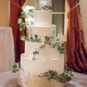 new orleans wedding floral arrangements kim starr wise 020417 latrobes wedding cake foliage decor
