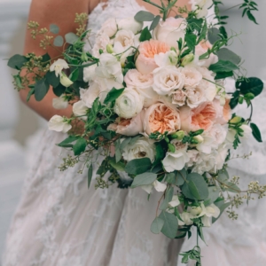 new-orleans-wedding-florals-10.22.17-kims-starr-wise-bridal-bouquet-juliet-blush-garden-roses-sweet-pea-freesia-seeded-eucalyptus-spray-rose-ivory-majolica-jasmine-vine-slight-cascade-white-ranunculus